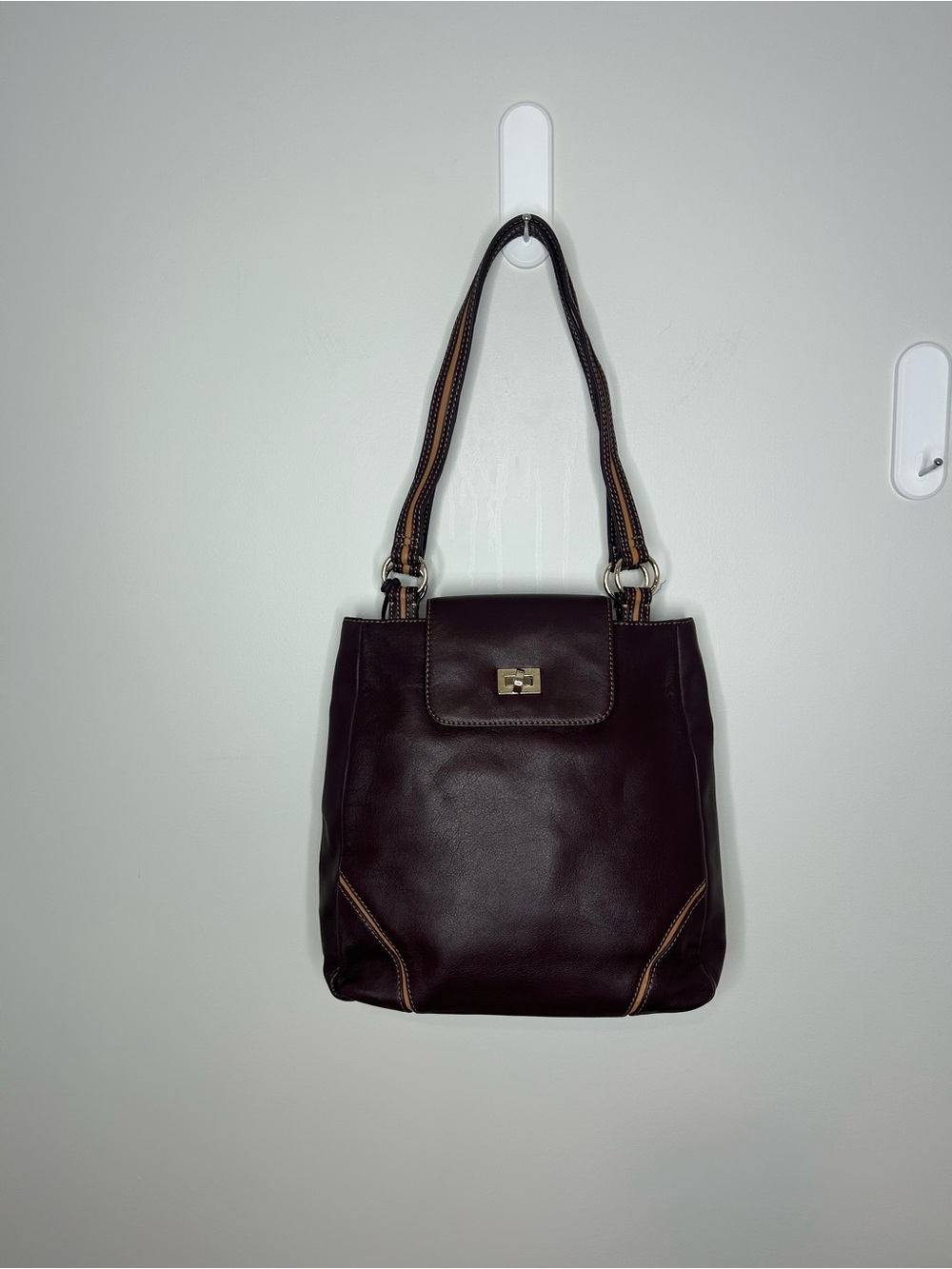 Vintage Liz Claiborne Burgundy Leather Shoulder Bag with Tan Trim❤️11x10x3